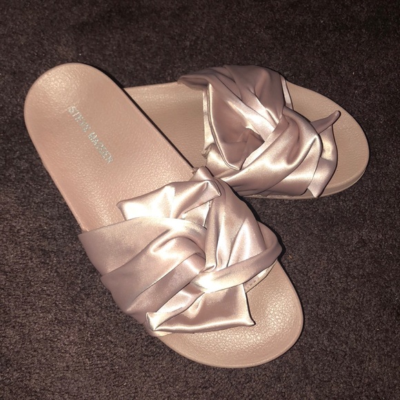 steve madden gold slides